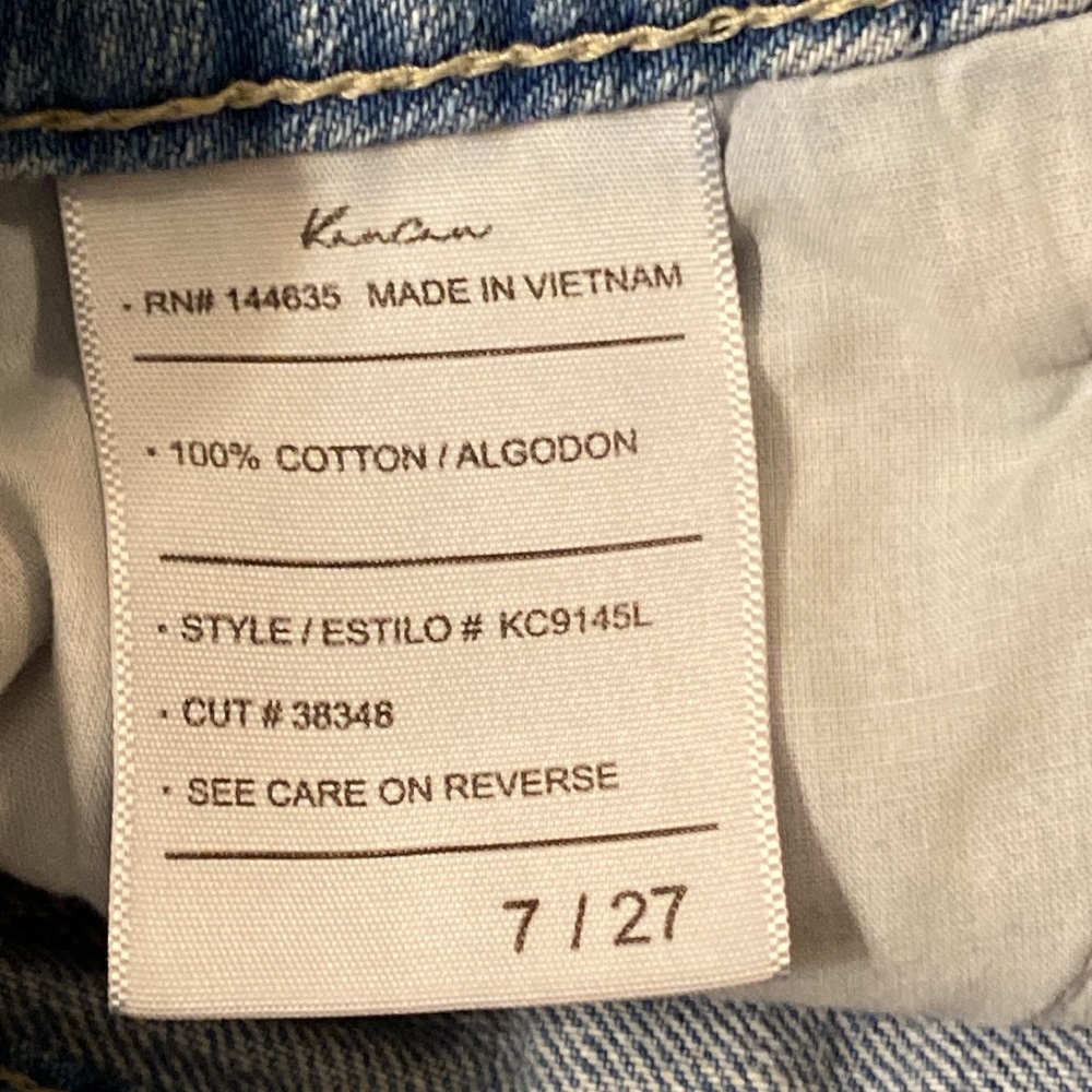 KanCan- Distressed Denim Shorts, light wash, Size:7/ 27 - Picture 7 of 7